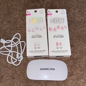 Dashing Diva Gel Strip Nail Kit with LED Lamp